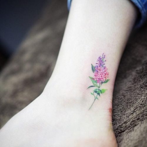 足首のお花のワンポイントタトゥー