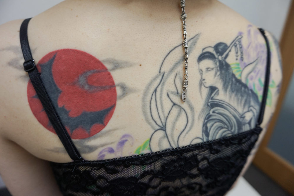 背中｜赤い月と九尾の刺青・タトゥー